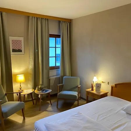 מלון Hotel-restaurant & Metzgerei Roessle