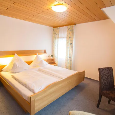 Hotel-restaurant & Metzgerei Roessle Hotel