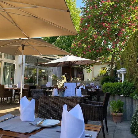 Hotel-restaurant & Metzgerei Roessle 3*