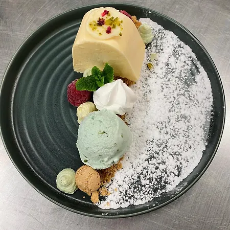 מלון Hotel-restaurant & Metzgerei Roessle 3*