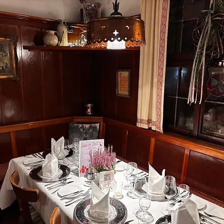 מלון Hotel-restaurant & Metzgerei Roessle 3*