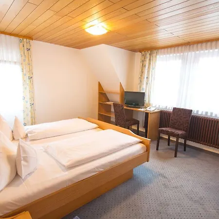 Hotel-restaurant & Metzgerei Roessle 3*