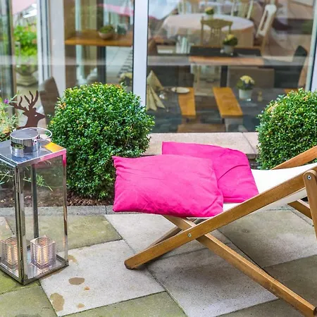 מלון Hotel-restaurant & Metzgerei Roessle 3*