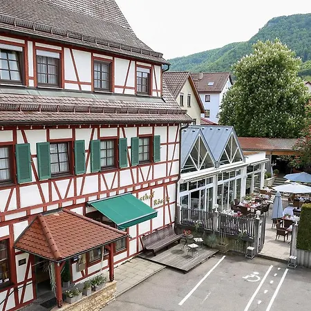 מלון Hotel-restaurant & Metzgerei Roessle