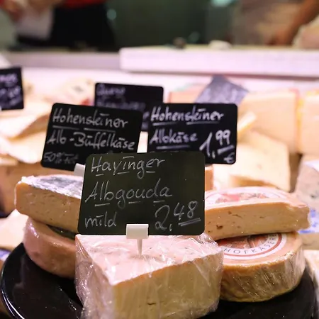 Hotel-restaurant & Metzgerei Roessle מלון