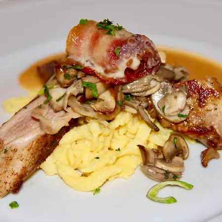 Hotel-restaurant & Metzgerei Roessle מלון Dettingen an der Erms